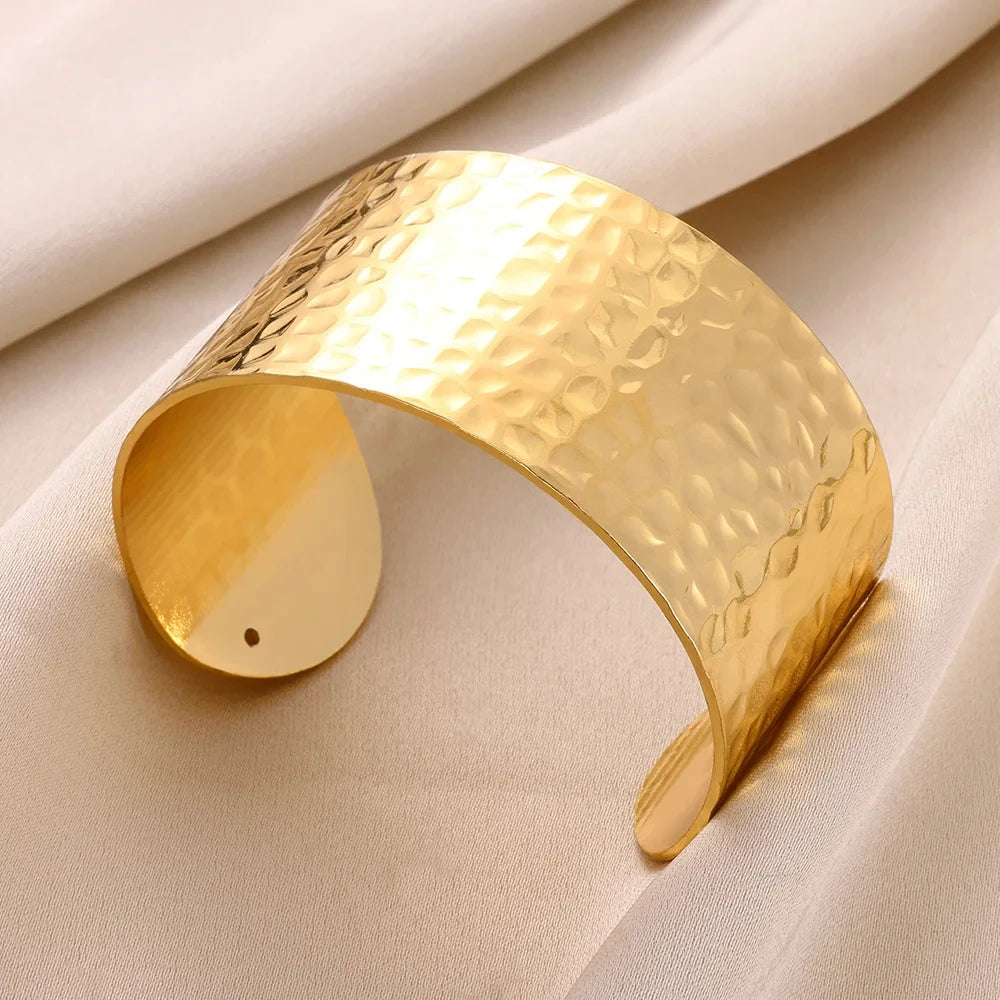 Bracelets d'ouverture à motif de bosse classique exquis pour femmes, manchette, couleur or, acier inoxydable, ornement à main, cadeau