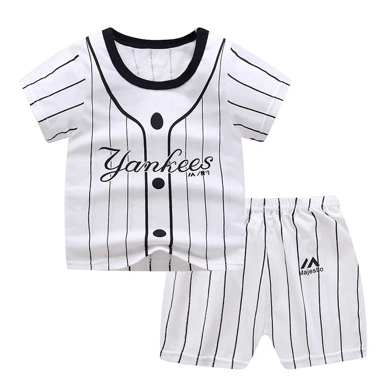 Winnie Pooh lindo conjunto de ropa de verano para niños, chándal de dibujos animados, moda para bebés, niños, camiseta de manga corta + pantalones cortos, 2 piezas