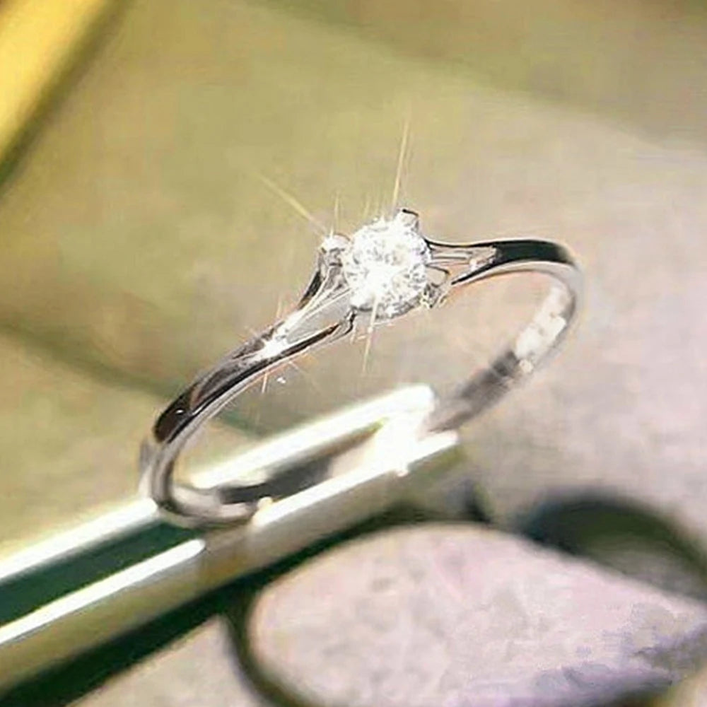 Bague de Mariage Minimaliste Femme — Zircone Cubique 4mm Fiançailles Élégante
