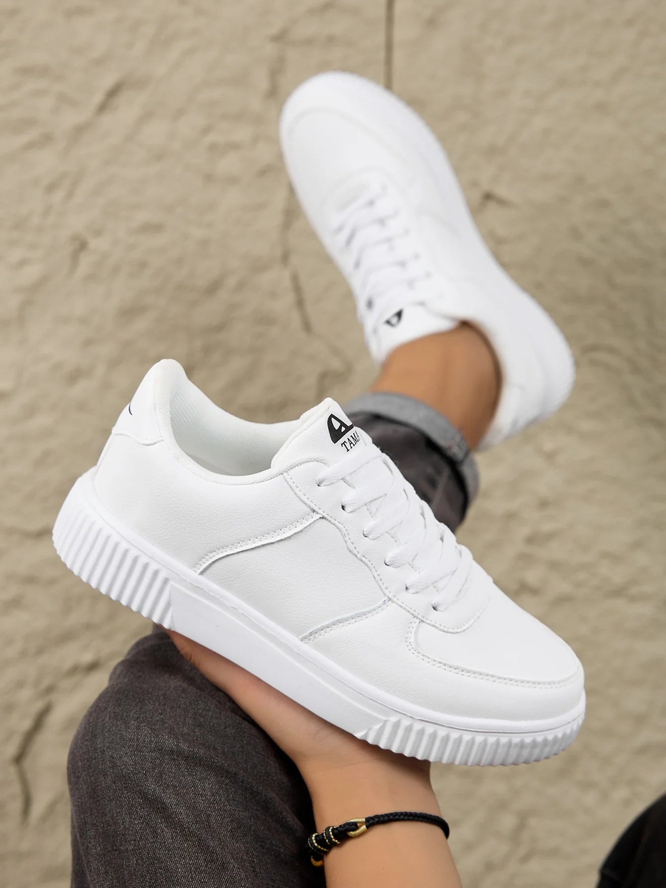 Moda cuero hombres blanco zapatillas transpirables confort clásico zapatos casuales hombres zapatos para caminar al aire libre zapatos de pareja talla 36-45