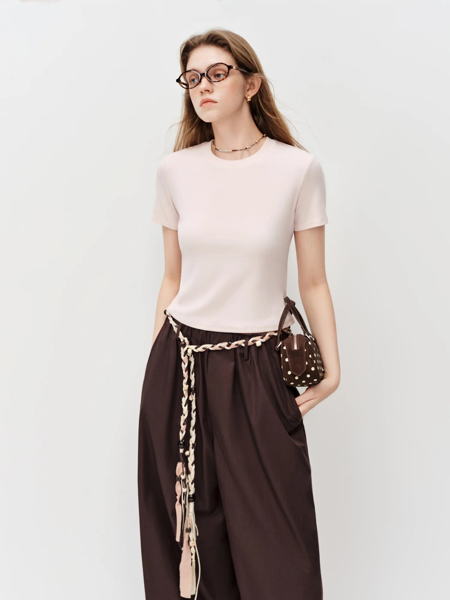 T-shirt femme en piqué ajusté et polyvalent — printemps 2026, coton ajusté, manches courtes