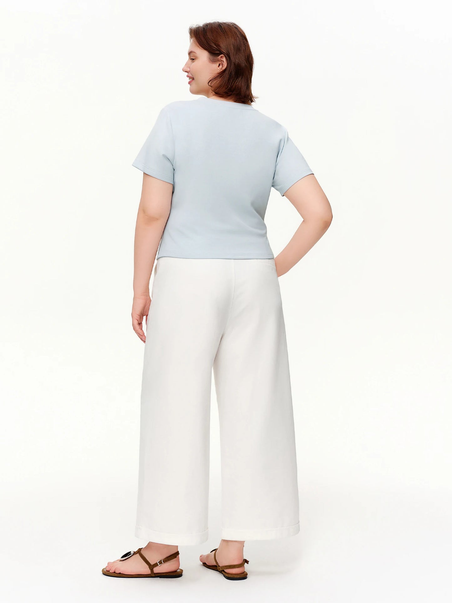 T-shirt femme asymétrique plissé — taille définie, printemps 2026, col en V, manches courtes