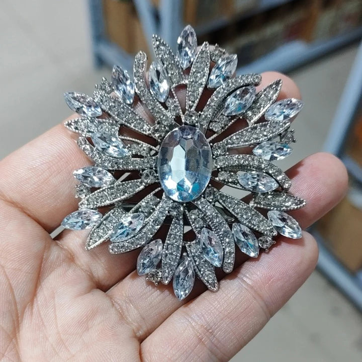 European and American Brooch, Trendy Style, Metal Alloy, Pearl, Rhinestone, Flower, Oil Drop, Corsage for Women