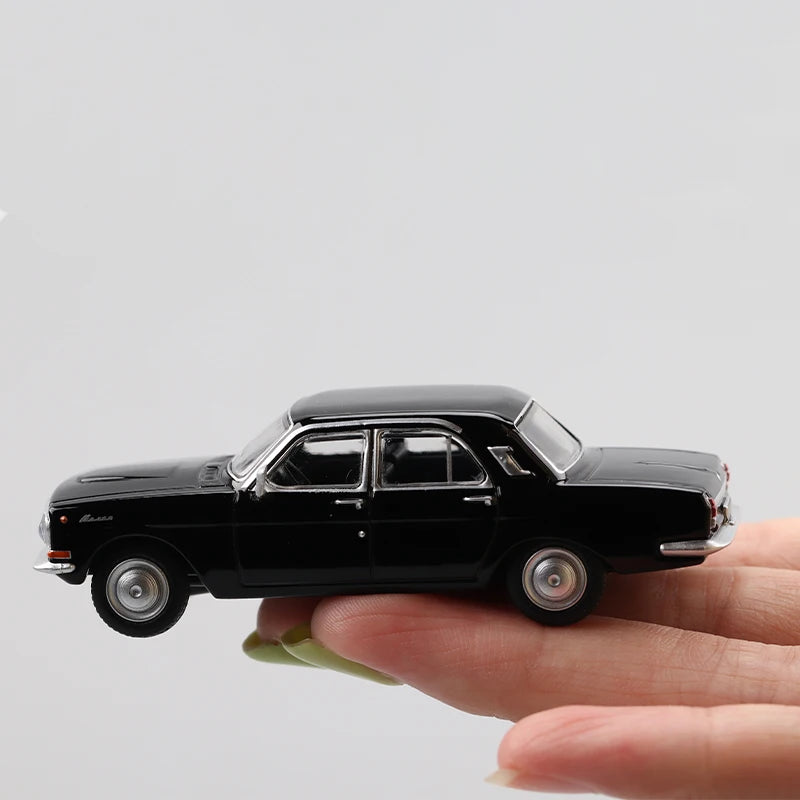 Perka 1/64 Scale GAZ-24 Volga Simulation Alloy Car Model Static Display Collectible Toy Gift Souvenir Decoration