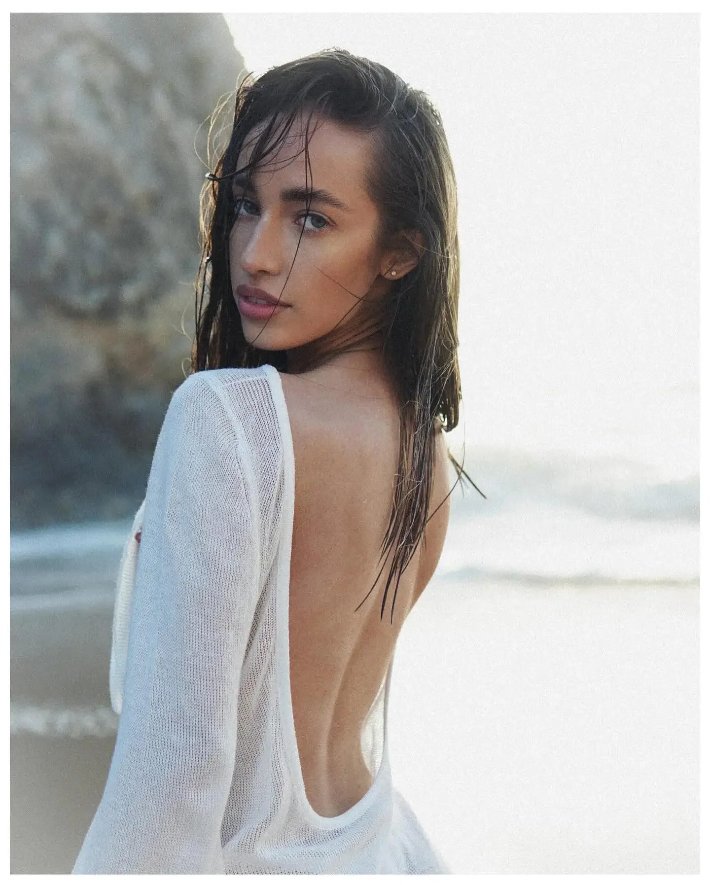 Robe de plage en tricot transparent pour femmes, dos nu, manches cloche, couleur unie, coverups de bain, élégante, col rond, mini, été, 2025, K98
