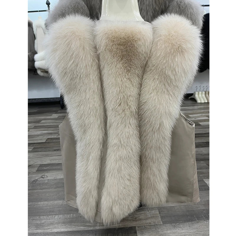 Gilet en fourrure de renard véritable pour femmes — fourrure naturelle, cuir, fermeture éclair, automne/hiver 2024