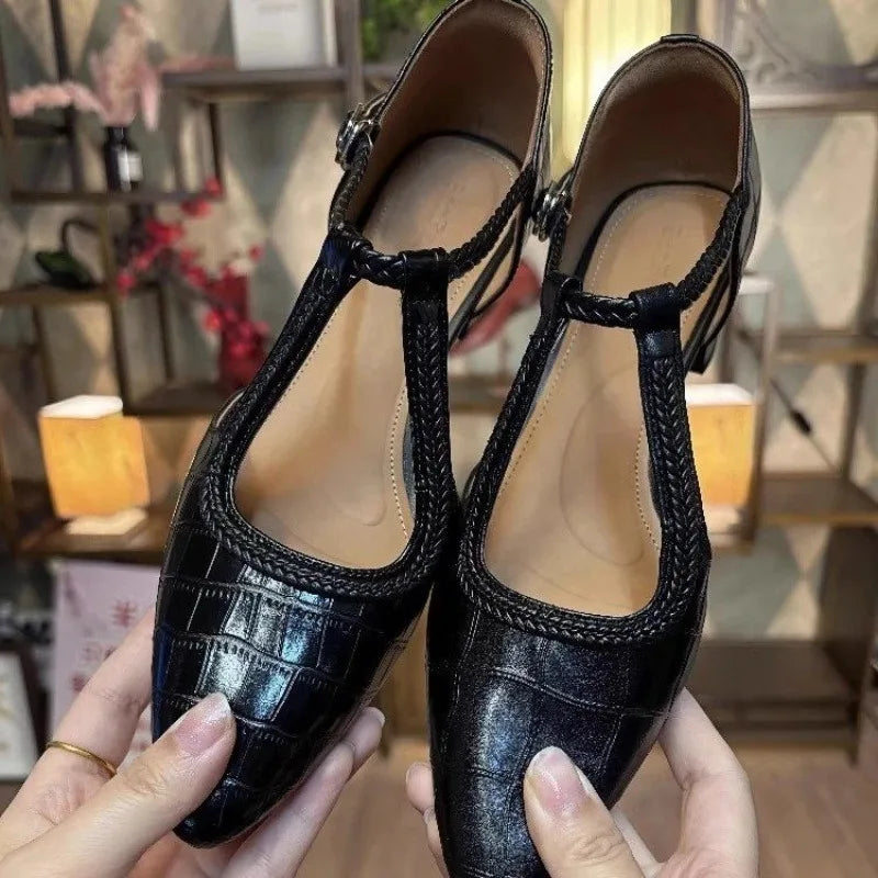 Zapatos de mujer de tacón alto, sandalias de punta estrecha, tacón de aguja, tendencia de verano 2025, nuevas bombas gruesas, hebilla poco profunda, zapatos de mujer