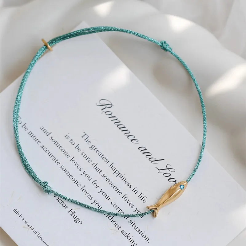 Bracelet de cheville doré porte-bonheur — ornement poisson, accessoires pied, cadeau ami, corde verte