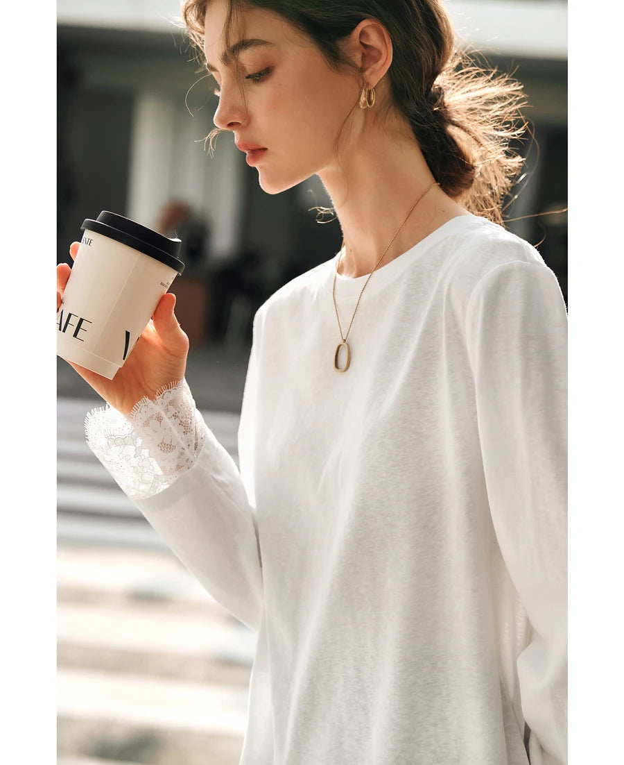 T-shirt femme en coton blanc automne 2026 — décontracté, ample, col rond, manches longues en dentelle