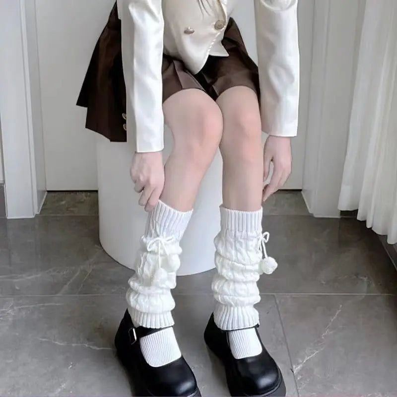 Calcetines cálidos de invierno Lolita, calcetines de punto para piernas cálidas, cubrepies de punto de bola de lana, calentadores de piernas con bolas para mujer