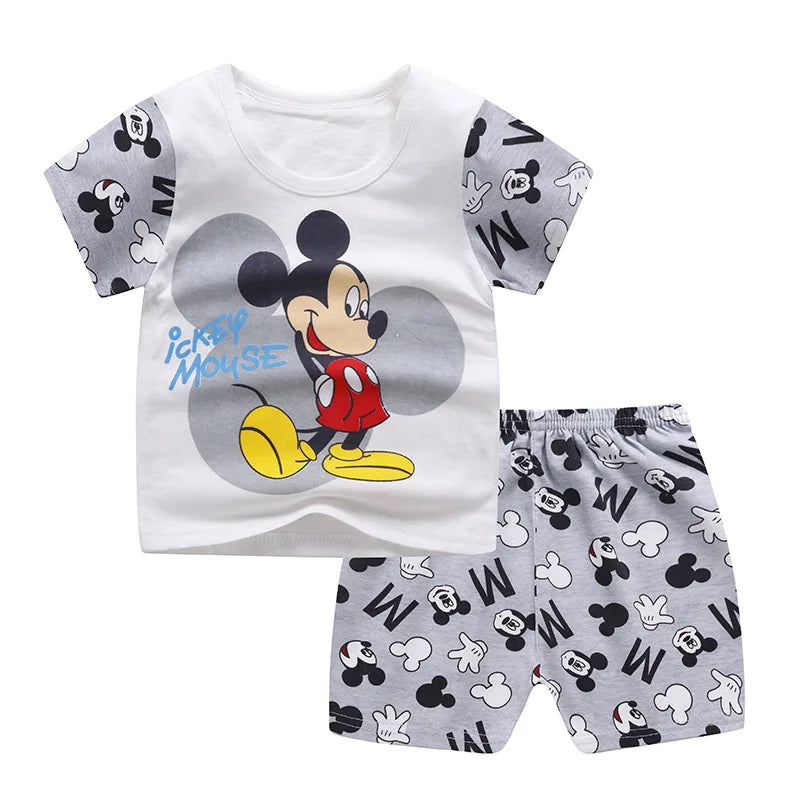 Winnie Pooh lindo conjunto de ropa de verano para niños, chándal de dibujos animados, moda para bebés, niños, camiseta de manga corta + pantalones cortos, 2 piezas