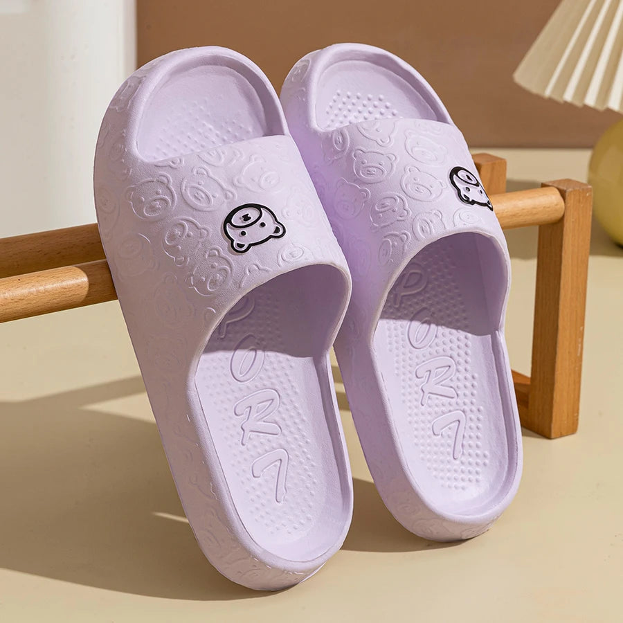 Pantuflas de verano para hombre y mujer, sandalias estampadas de osito, para baño interior, antideslizantes, suaves, zapatos casuales para dormitorio, para pareja