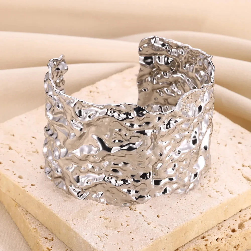 Bracelets d'ouverture à motif de bosse classique exquis pour femmes, manchette, couleur or, acier inoxydable, ornement à main, cadeau