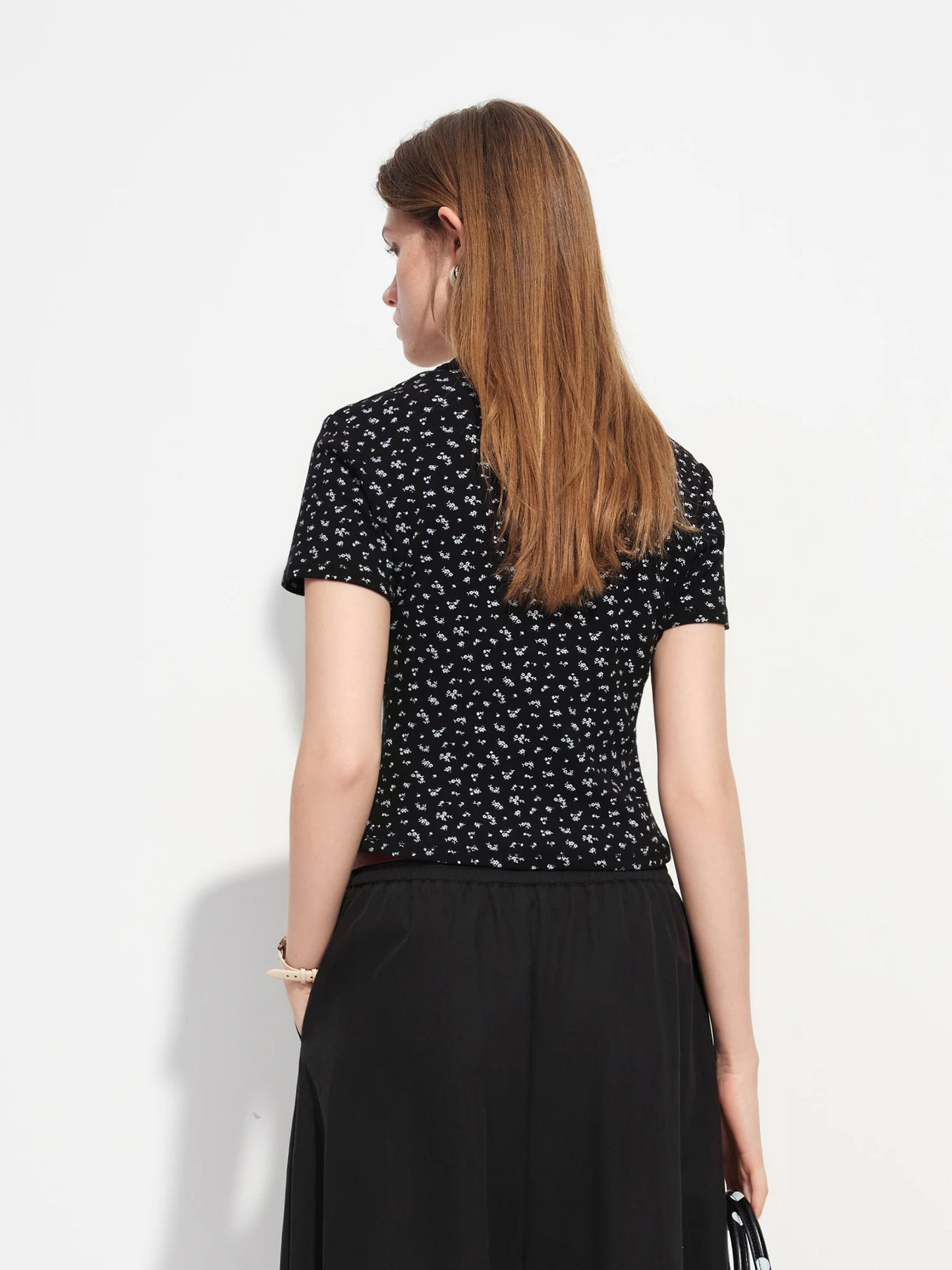 T-shirt femme en piqué ajusté et polyvalent — printemps 2026, coton ajusté, manches courtes