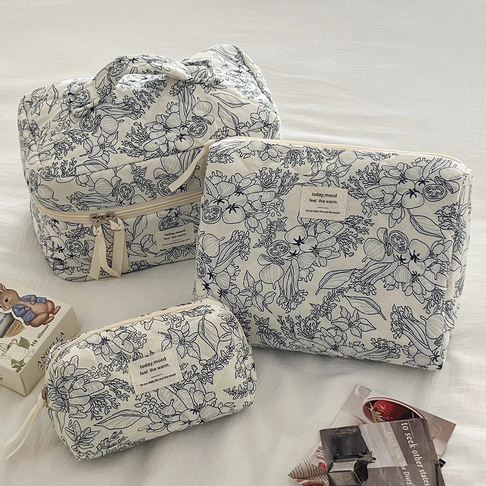 Women's Vintage Floral Handbag, Portable Zipper Cosmetic Bag, Makeup Pouch, Travel Toiletry Bag, Quilted Powders, Wholesale