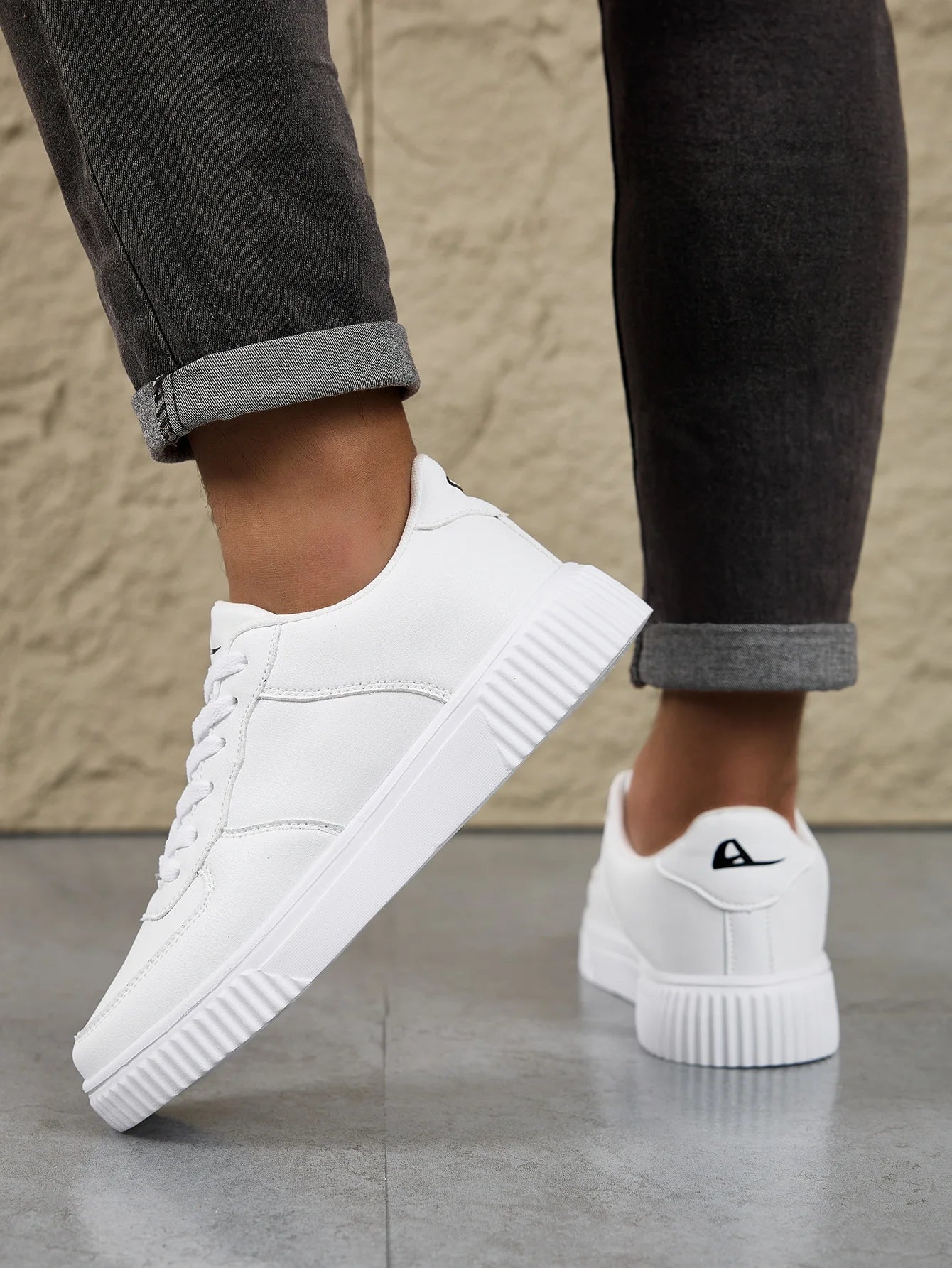 Moda cuero hombres blanco zapatillas transpirables confort clásico zapatos casuales hombres zapatos para caminar al aire libre zapatos de pareja talla 36-45