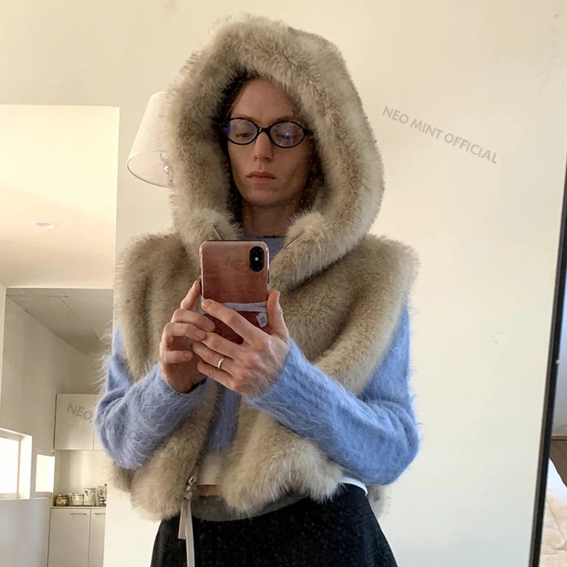 Gilet en fausse fourrure de renard pour femme — dégradé, capuche, sans manches, automne hiver