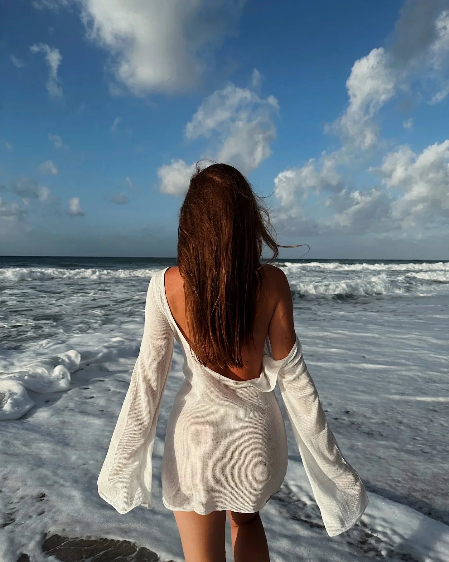 Robe de plage en tricot transparent pour femmes, dos nu, manches cloche, couleur unie, coverups de bain, élégante, col rond, mini, été, 2025, K98