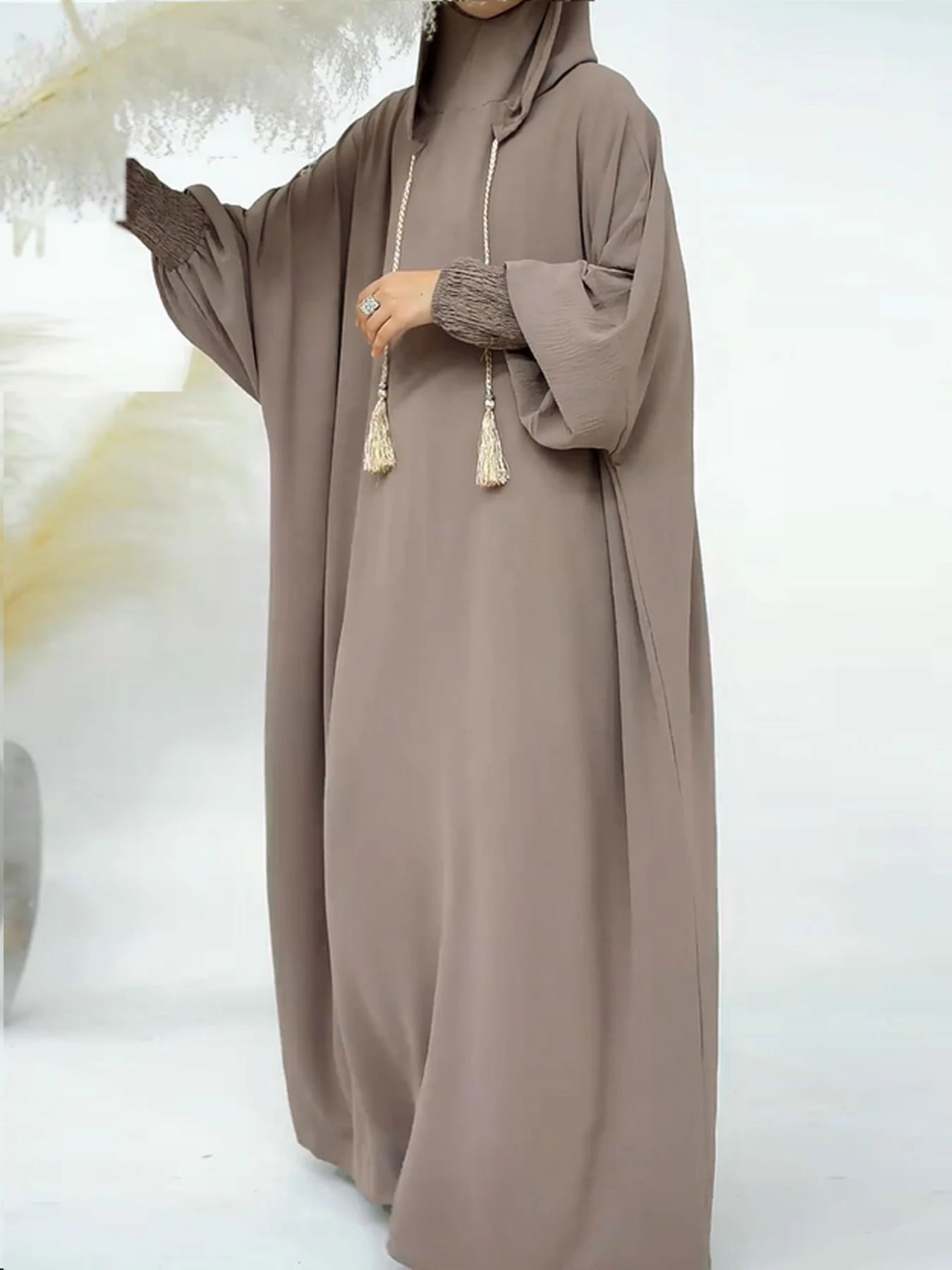 Abayas à pompons pour femmes musulmanes, vêtements de prière du Ramadan, Jalaba à capuche, manches chauve-souris décontractées solides, robe arabe financièrement, Djellab Eid