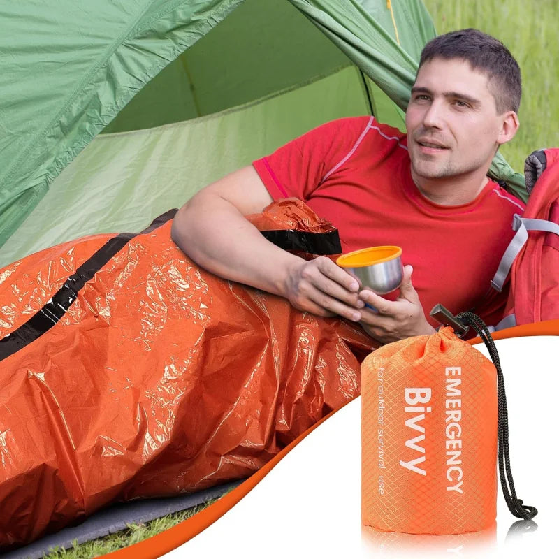 Sac de couchage d'urgence, couverture de survie, sac bivouac thermique en Mylar, abri léger, imperméable et portable pour le camping et la randonnée