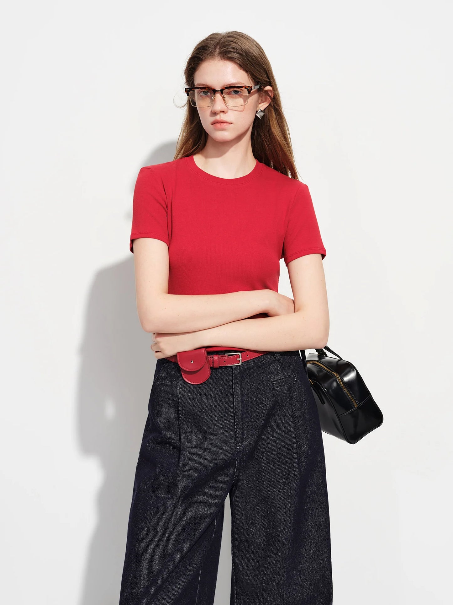 T-shirt femme en piqué ajusté et polyvalent — printemps 2026, coton ajusté, manches courtes