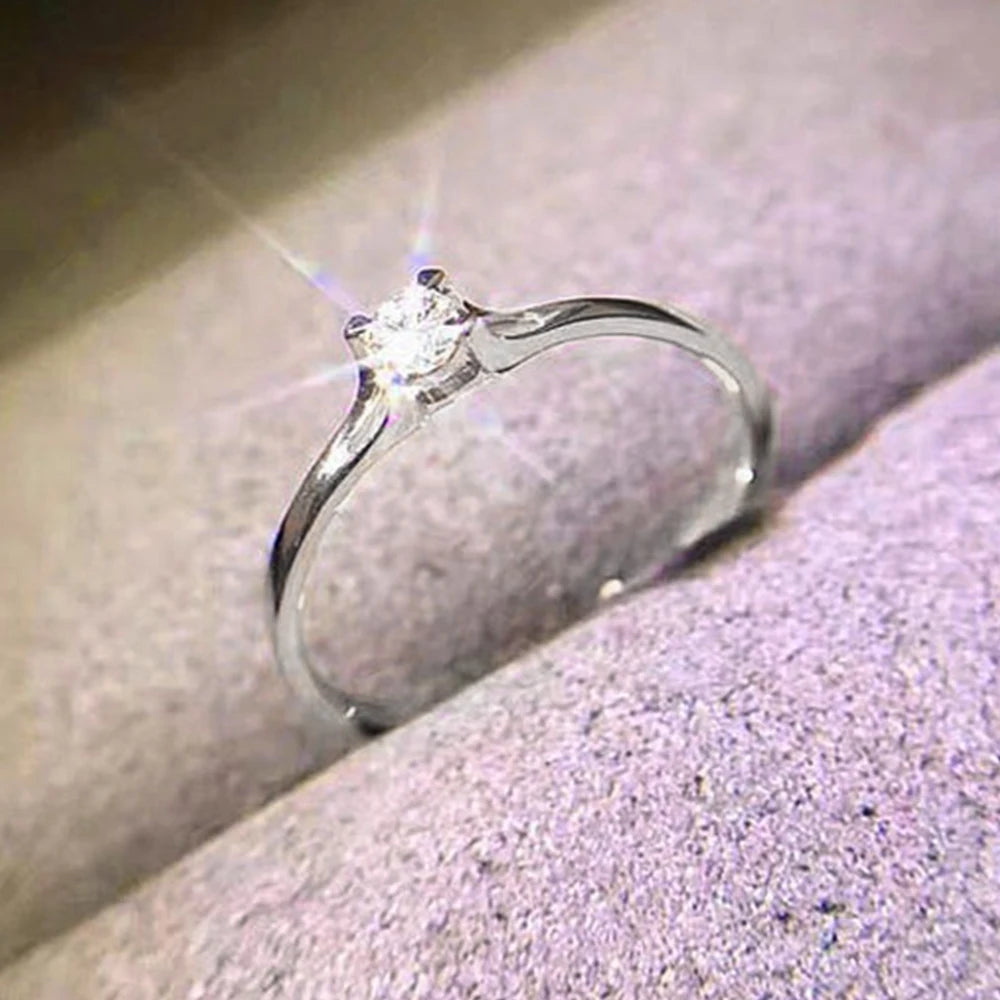 Bague de Mariage Minimaliste Femme — Zircone Cubique 4mm Fiançailles Élégante