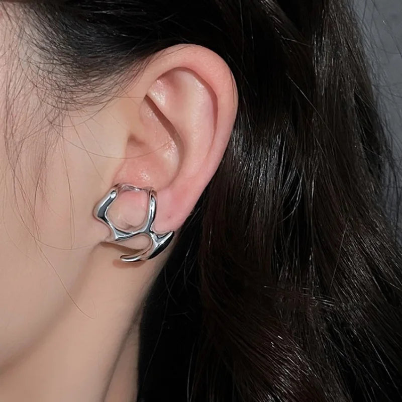 Boucles d'oreilles liquide irrégulières Y2K pour femmes, couleur argent, Hip-Hop Punk, mode géométrique, Clip pour fille, bijoux de fête tendance 2024