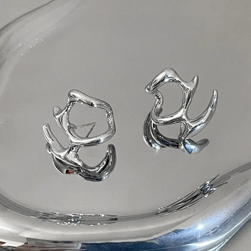 Boucles d'oreilles liquide irrégulières Y2K pour femmes, couleur argent, Hip-Hop Punk, mode géométrique, Clip pour fille, bijoux de fête tendance 2024