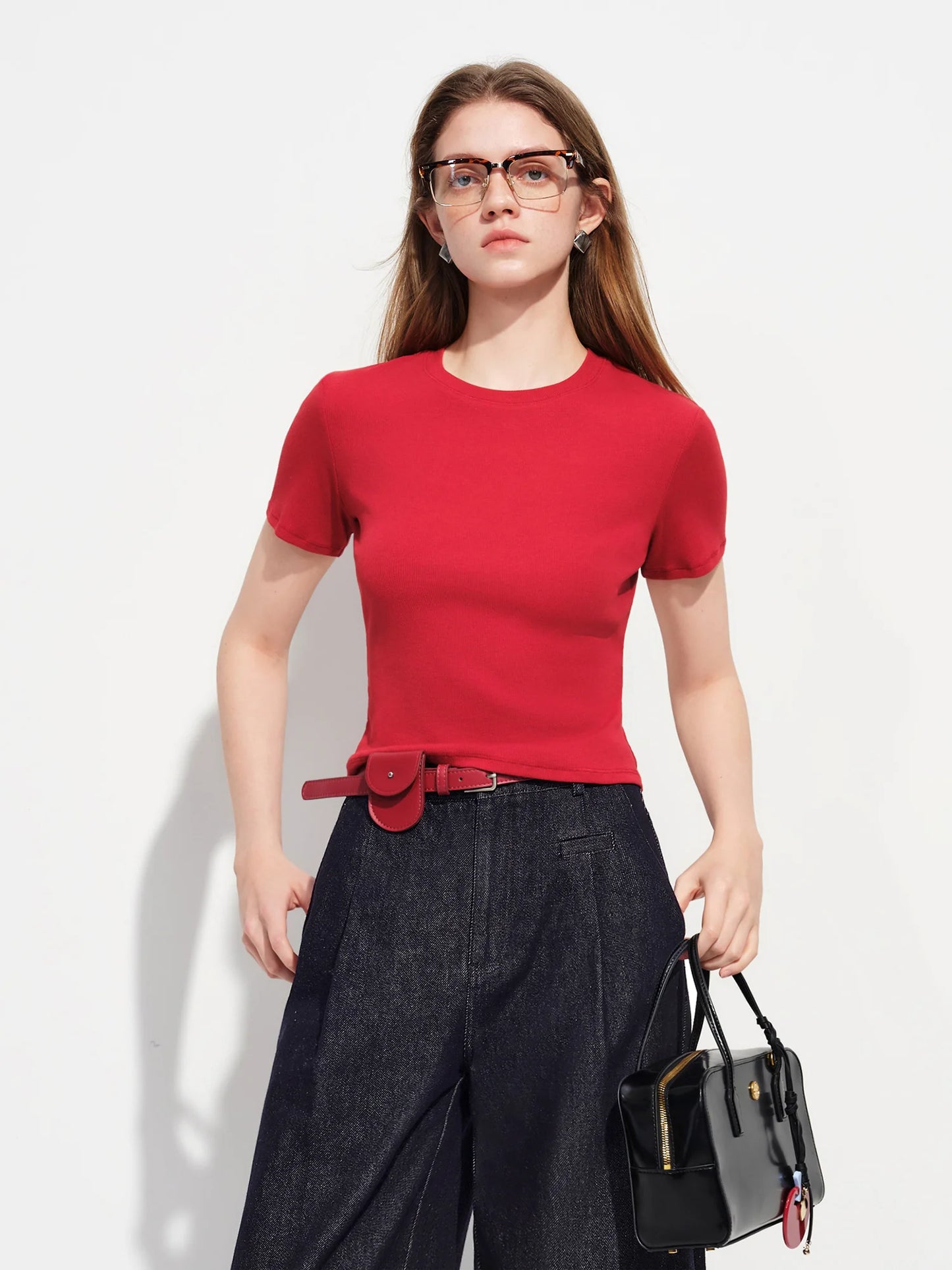T-shirt femme en piqué ajusté et polyvalent — printemps 2026, coton ajusté, manches courtes