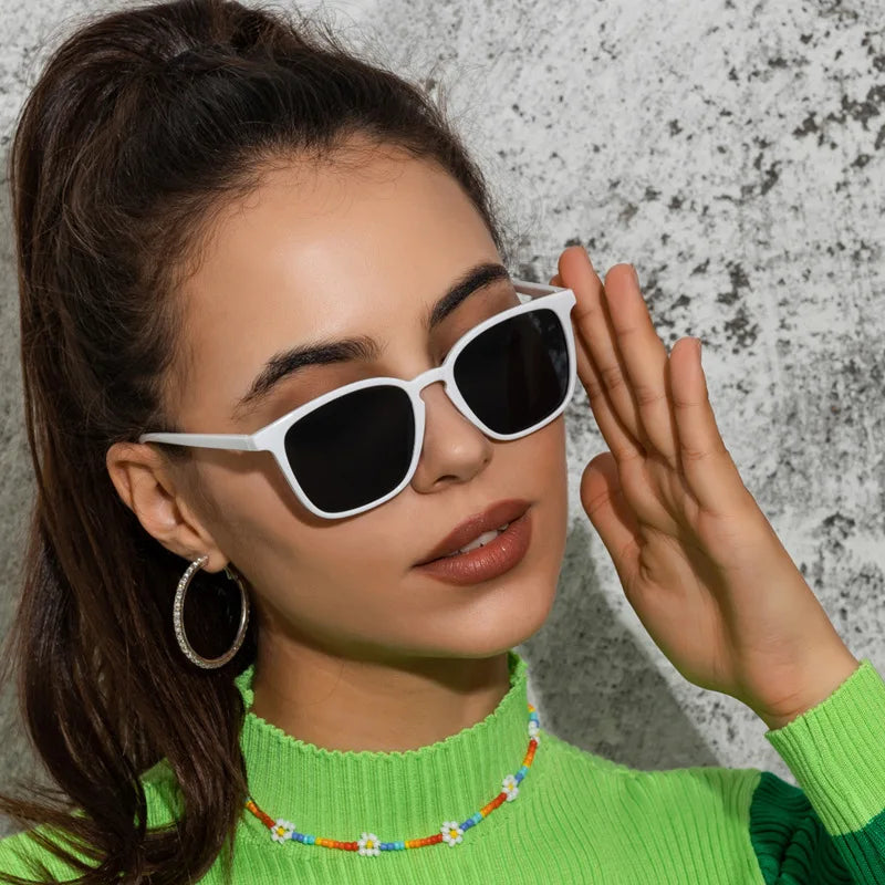 Lunettes de soleil carrées vintage tendance pour femmes — rétro