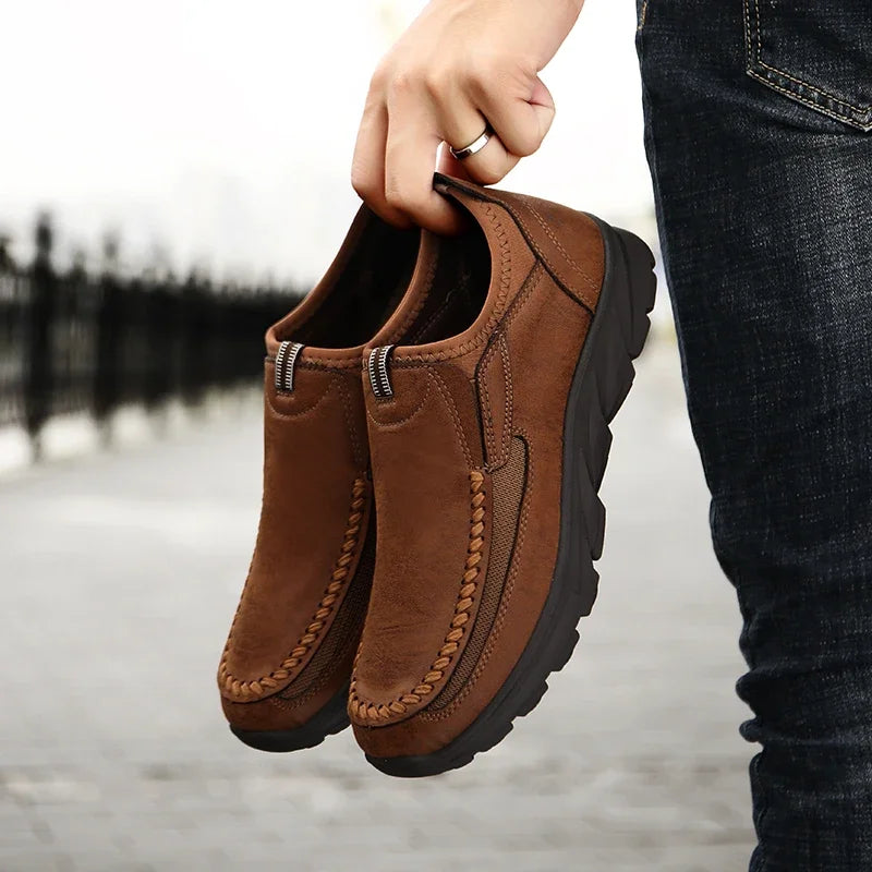 Zapatos casuales de cuero retro para hombre, mocasines transpirables sin cordones, zapatos de conducción para hombre, zapatillas para caminar, talla 39-48