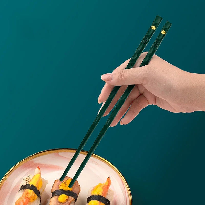 Palillos chinos reutilizables, 5 pares, palillos de sushi de aleación antideslizantes, aptos para lavavajillas, palillos de grado alimenticio con forma de bambú