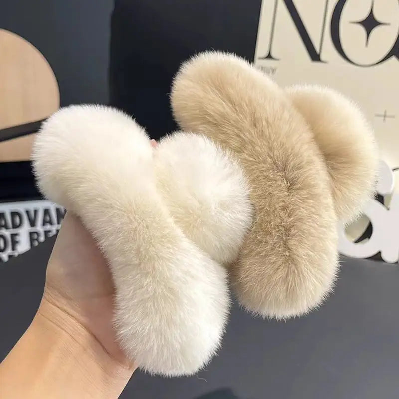 Grande pince en peluche avec une sensation haut de gamme, pince à cheveux poilue d'automne et d'hiver, tempérament féminin et coiffure, 1/2 pièces