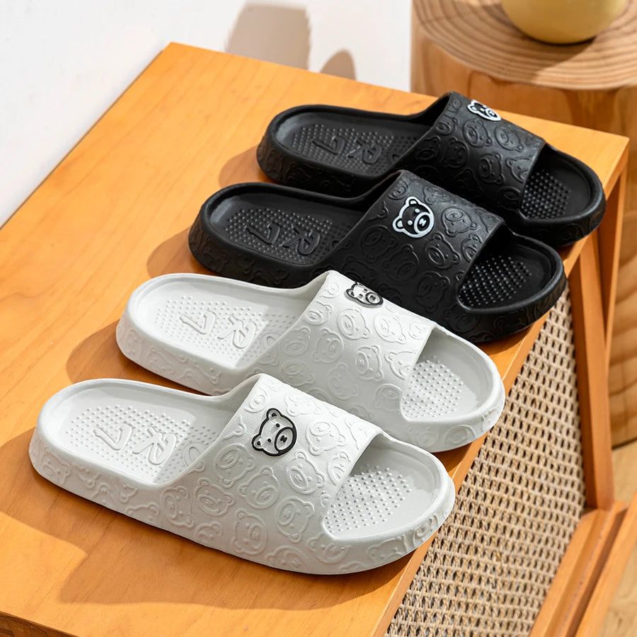 Pantuflas de verano para hombre y mujer, sandalias estampadas de osito, para baño interior, antideslizantes, suaves, zapatos casuales para dormitorio, para pareja