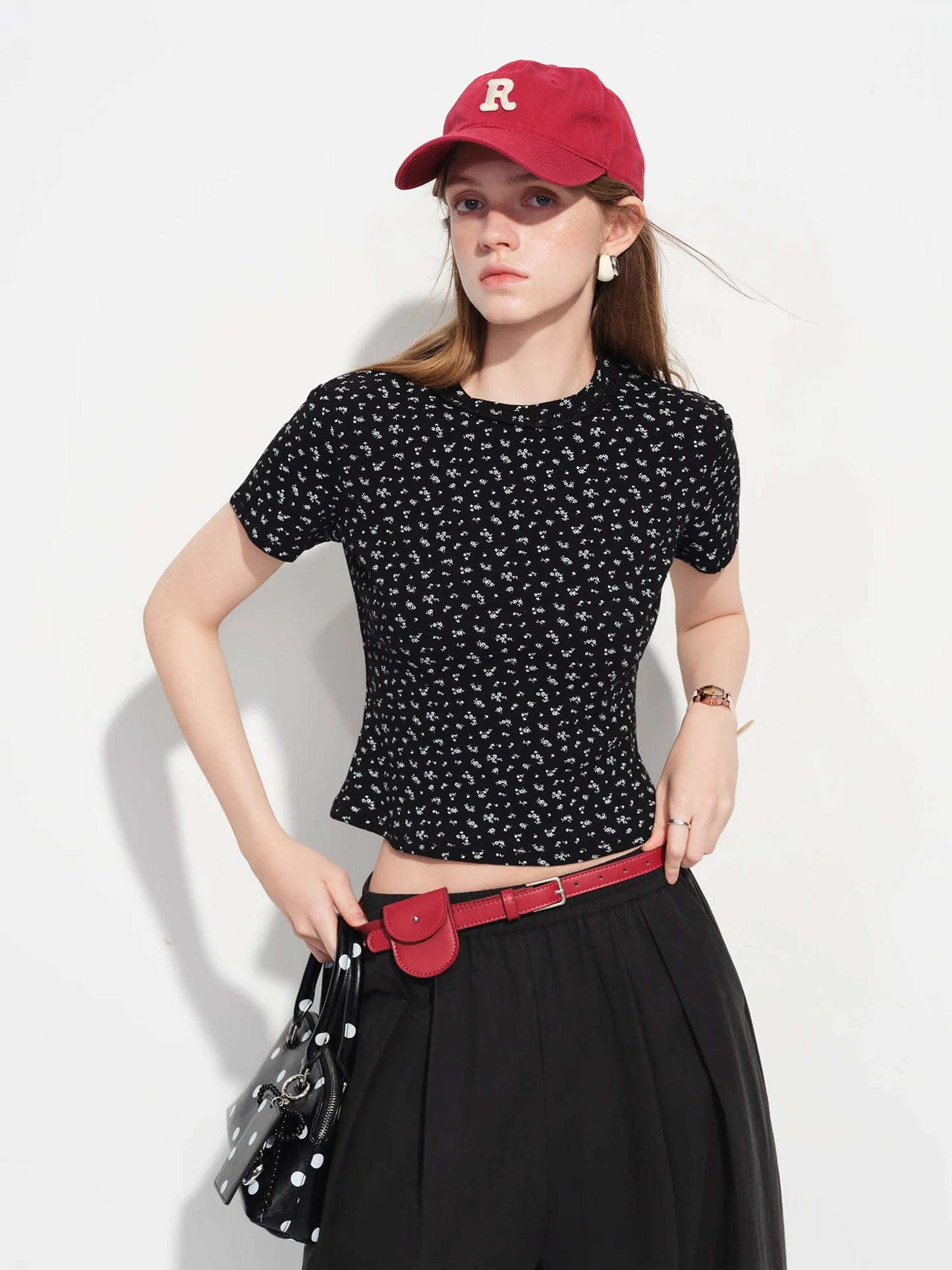 T-shirt femme en piqué ajusté et polyvalent — printemps 2026, coton ajusté, manches courtes