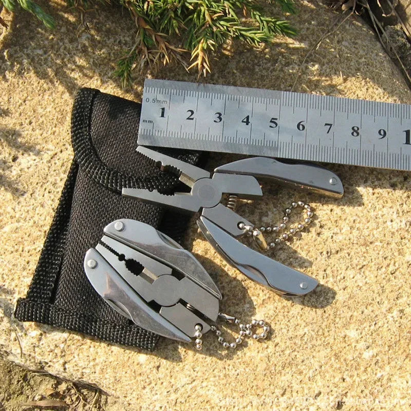 Pince pliante multi-outils, porte-clés en acier inoxydable, outil EDC avec couteau, tournevis pour Camping en plein air, Kit d'urgence de survie