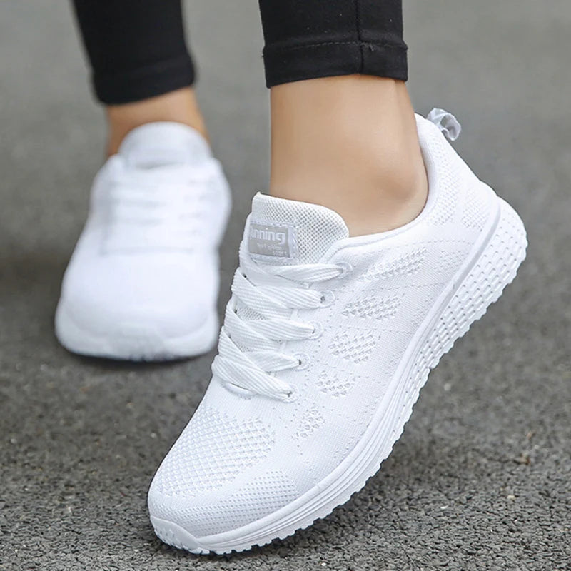 Women's fashion lace-up sneakers, designer women's athletic shoes, breathable shoes, original women's tennis shoes.