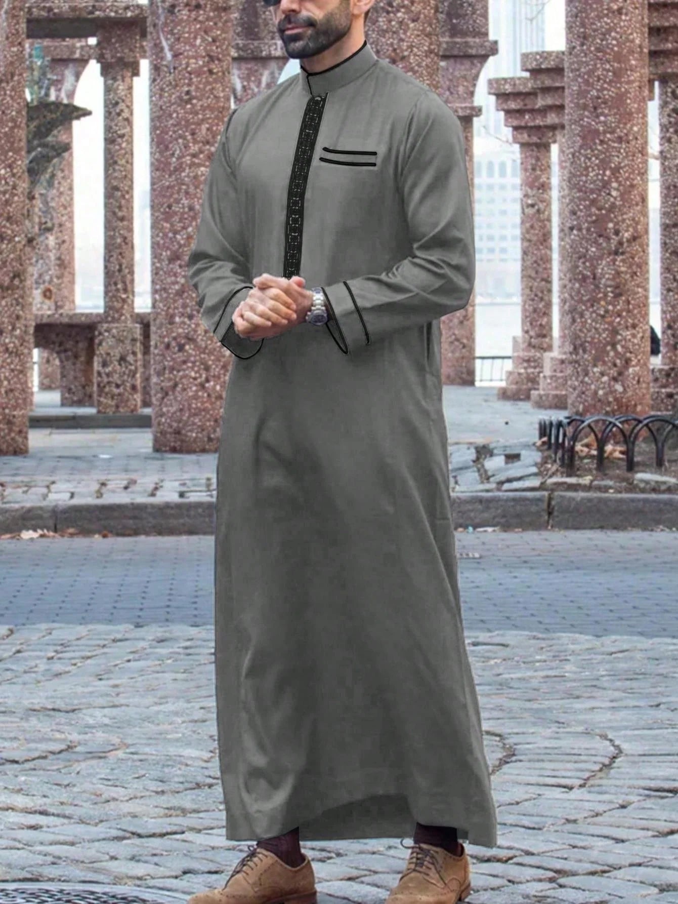 Thobe pour hommes marocain, manches longues style ethnique brodé col montant conception de fermeture éclair hommes musulmans à la mode Abaya fest arabe