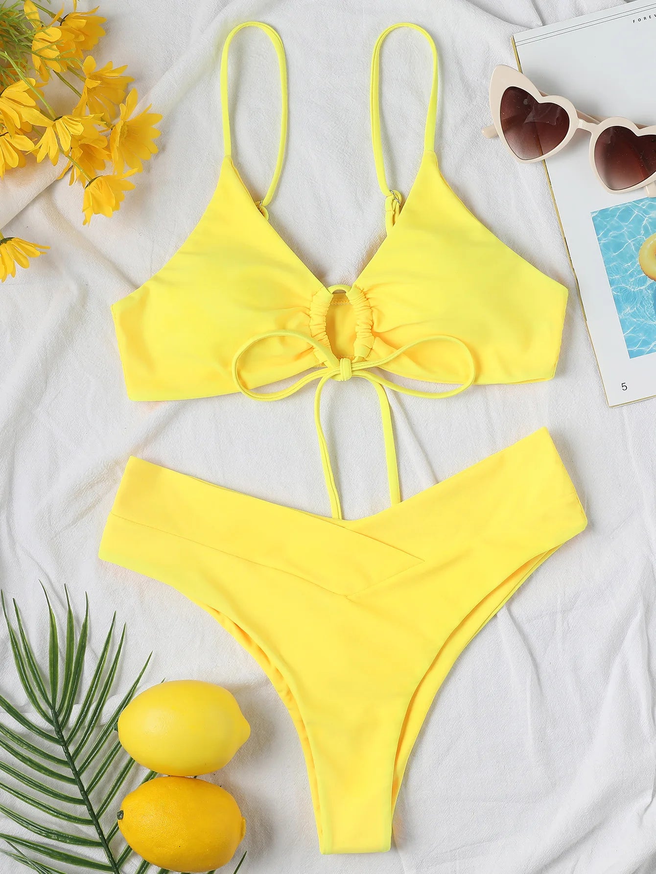 Nouveau ensemble de Bikini à haute élasticité pour 2025 été deux pièces couleur unie à lacets Sexy femmes maillot de bain plage maillot de bain maillots de bain