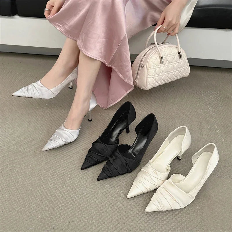 Pantoufles Élégantes en Satin Plisé Femme — Confort & Glamour