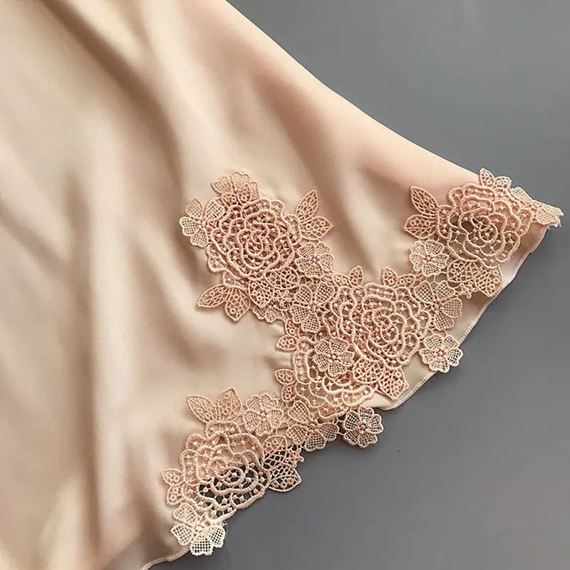 Pyjama Soie Glacée Femme Col Licou — Chemise Nuit Satin Service Maison