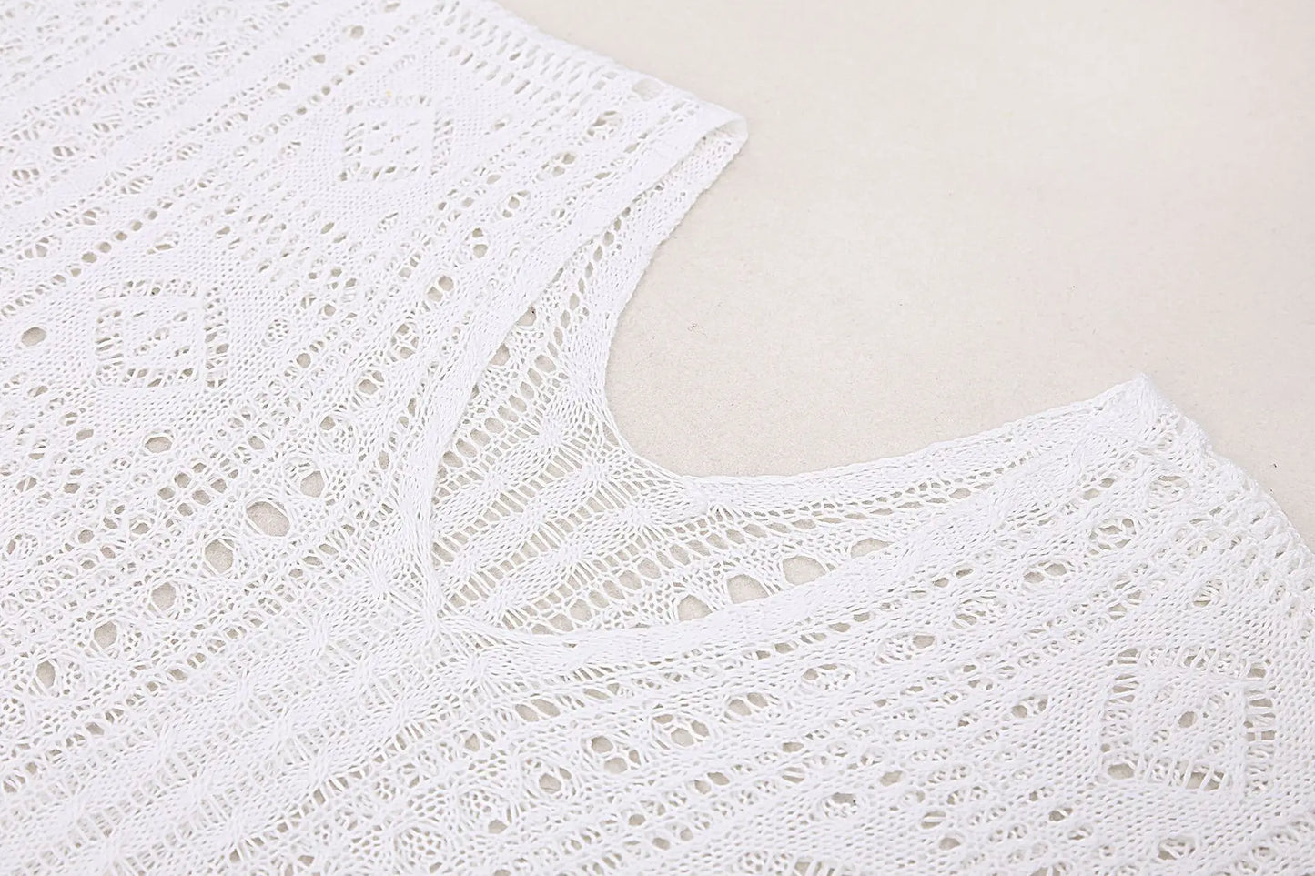 2025 Vestido de ganchillo blanco de punto para playa, túnica larga, pareos, cobertores de bikini, vestido de playa, ropa de playa