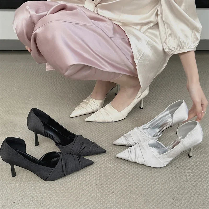 Pantoufles Élégantes en Satin Plisé Femme — Confort & Glamour