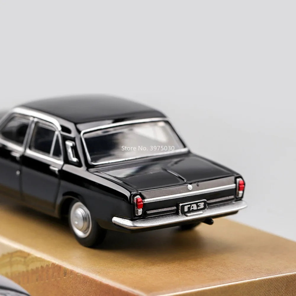 Modelos de coches de juguete GAZ-24 a escala 1:64 con ruedas, absorción de golpes, vehículos en miniatura, modelo interior simulado de coche para entretenimiento educativo infantil