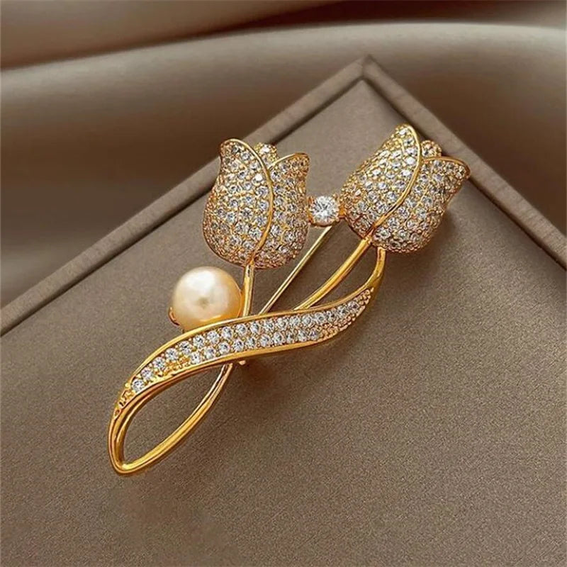 Broches coreanas de perlas rosas con diamantes de imitación para mujer, tulipán, oreja de trigo, bambú, Panda, broche de circonita, alfileres para mujer, traje, abrigo, joyería