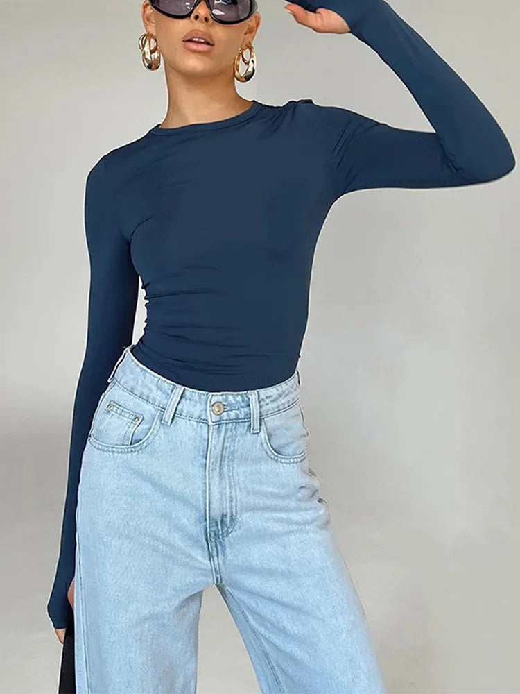 Haut Court Femme Manches Longues Trous Pouces — Streetwear Coupe Ajustée