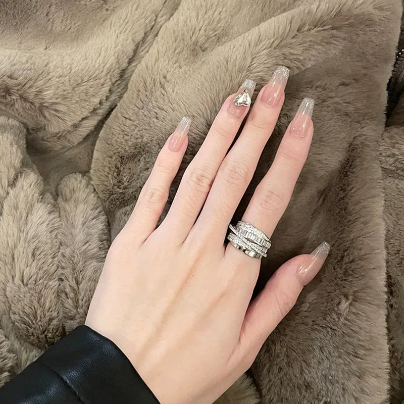 Bague en zircon cubique incrusté pour femmes — anneau ouvert, design croisé classique, bijoux de mariée, fiançailles, mariage